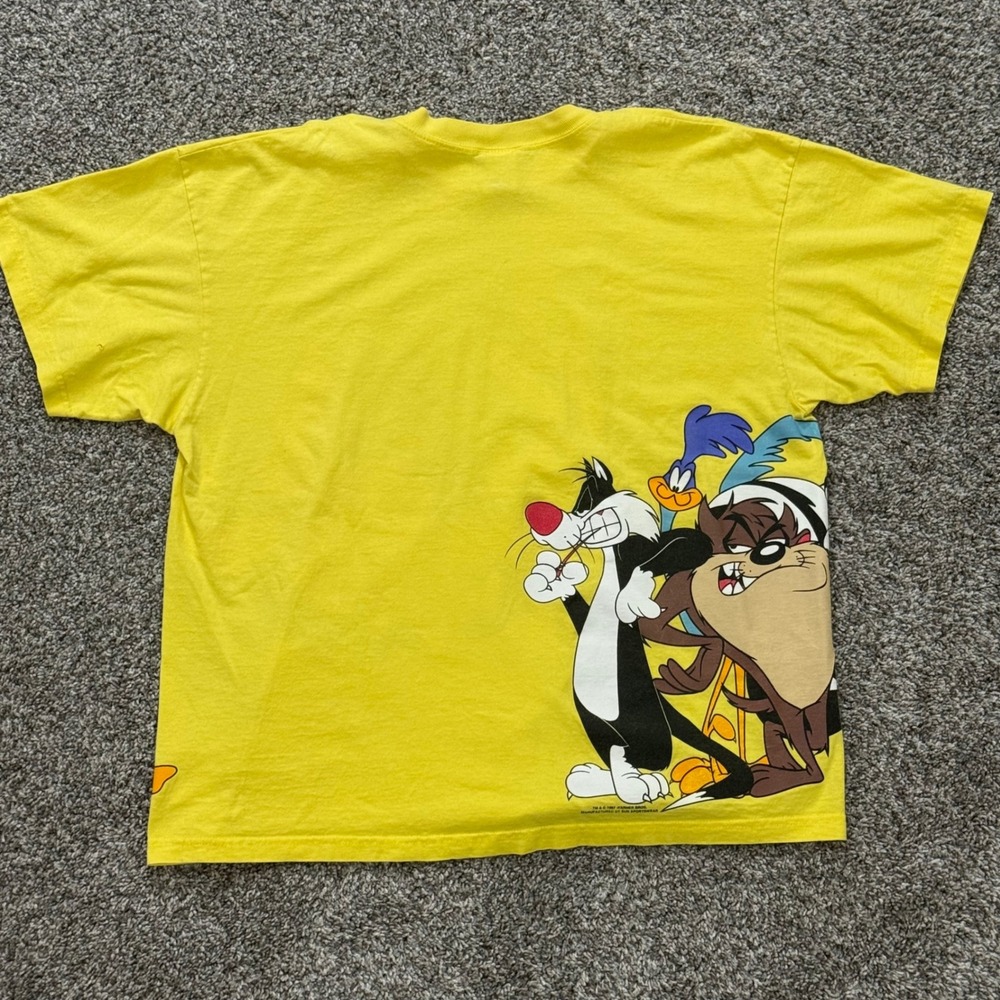 Vintage 90s Looney Tunes‎ AOP Wrap Around Sun Sportswear Yellow T-Shirt Mens XL - Picture 5 of 9